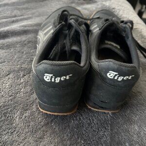 Black Onitsuka Tiger